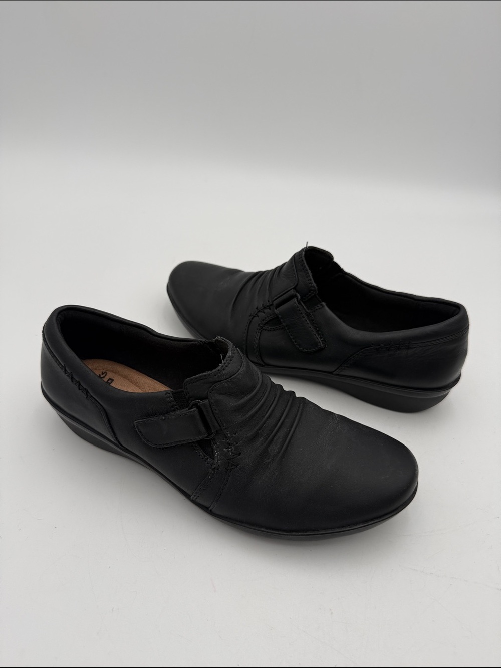 Clarks Black Leather Slip-On Comfort Loafers women 7 casual office comfort retro